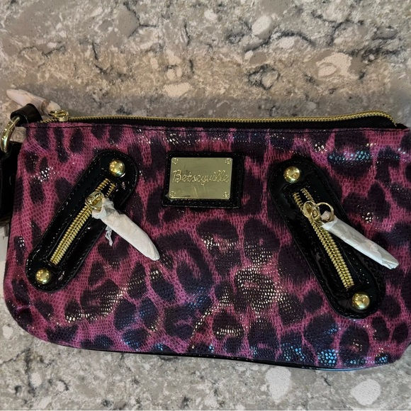 Betsey Johnson Fuchsia Leopard Wristlet Animal Print - Picture 2 of 4
